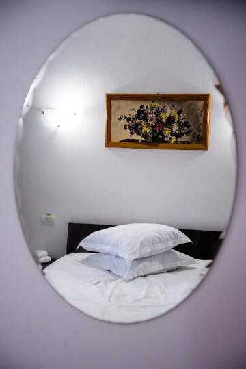 Фото номера Стандартный номер с кроватью размера &quot;queen-size&quot; Фермерские дома Casa de sub deal г. Bîltişoara 12